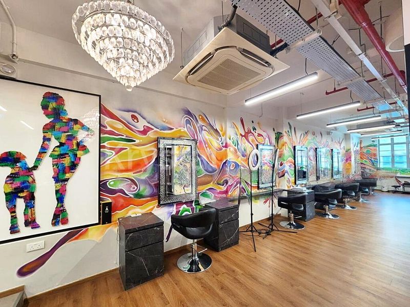 Shop / Shophouse for Rent: A Vibrant, Spacious Deluxe Shophouse with Lift Access in the CBD - Image 11