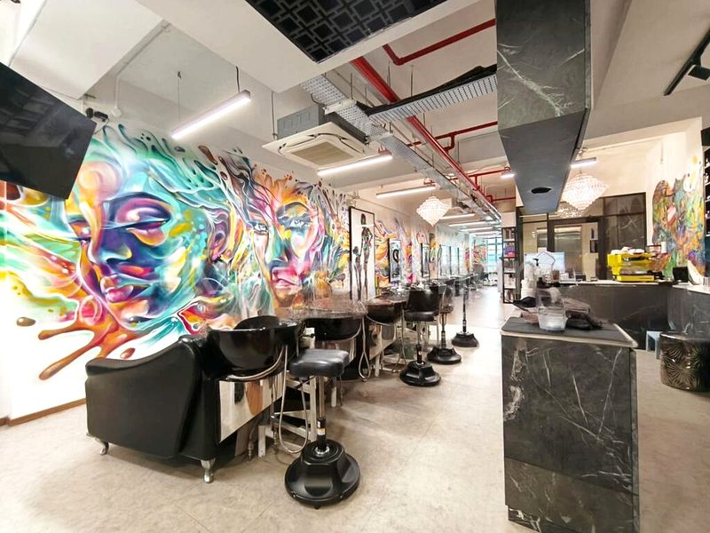 Shop / Shophouse for Rent: A Vibrant, Spacious Deluxe Shophouse with Lift Access in the CBD - Image 12