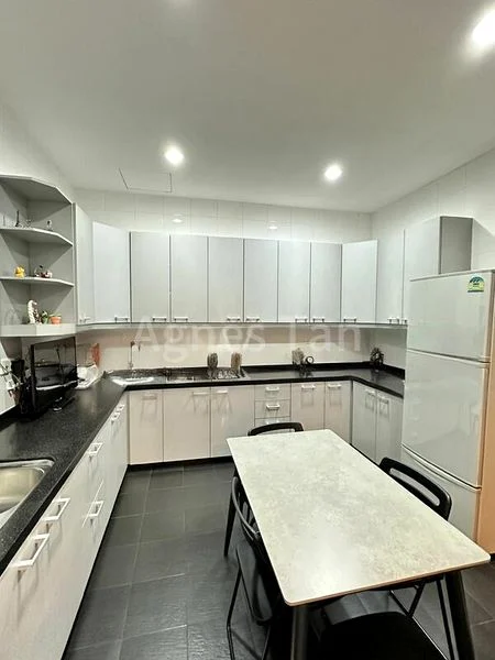 4 Bed Terraced House (Landed) for Sale in  Pasir Panjang Hill - Image 7