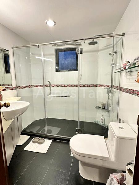 4 Bed Terraced House (Landed) for Sale in  Pasir Panjang Hill - Image 10