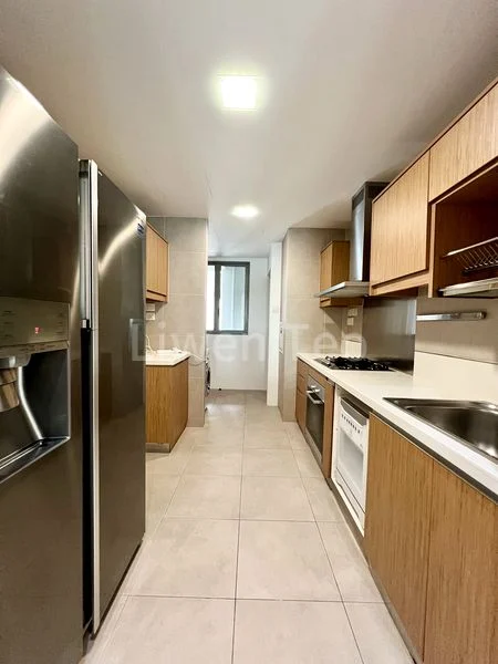 3 Bed Condo for Sale in  The Berth By The Cove - Image 4