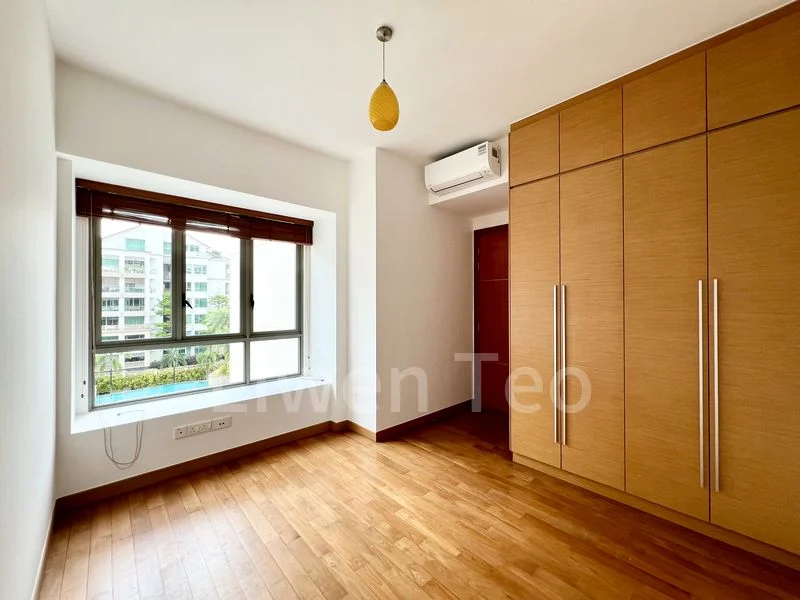 3 Bed Condo for Sale in  The Berth By The Cove - Image 6