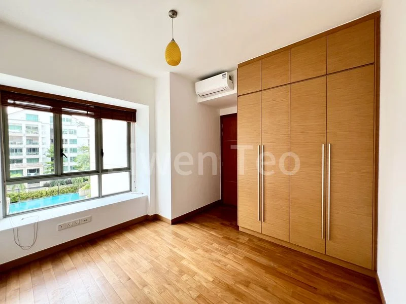 3 Bed Condo for Sale in  The Berth By The Cove - Image 8