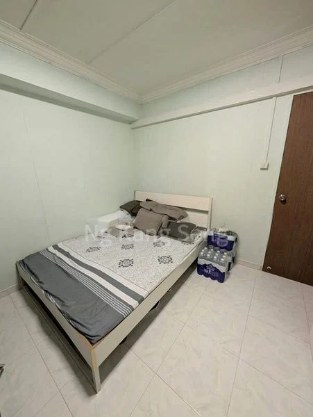 Common Room (HDB) for Rent in 616 Woodlands Avenue 4 - Image 1