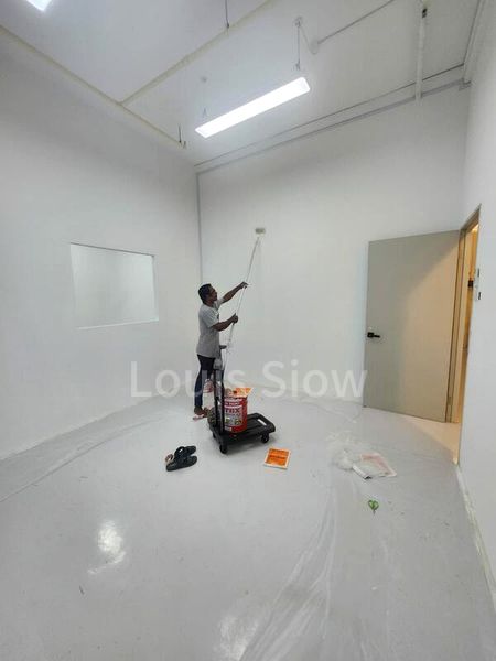 Light Industrial (B1) for Sale: Woodlands 11 - Image 2