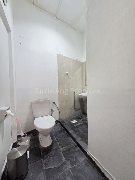 Shop / Shophouse for Rent: 2-Storey Shophouse at Ann Siang Road - Image 8