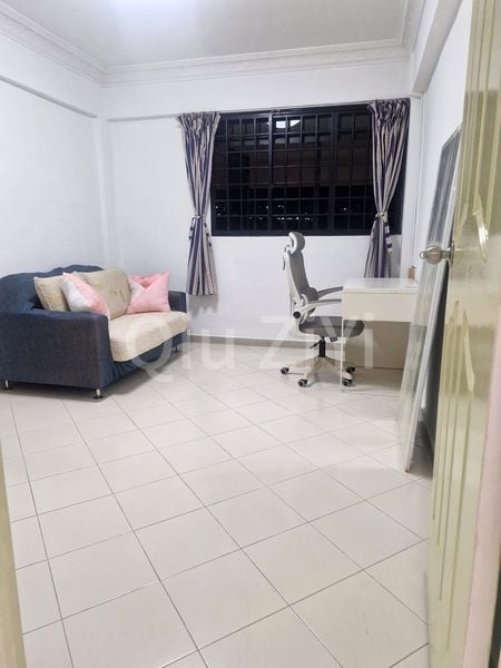 4 Room (4NG) HDB for Rent in  709 Hougang Avenue 2 - Image 4
