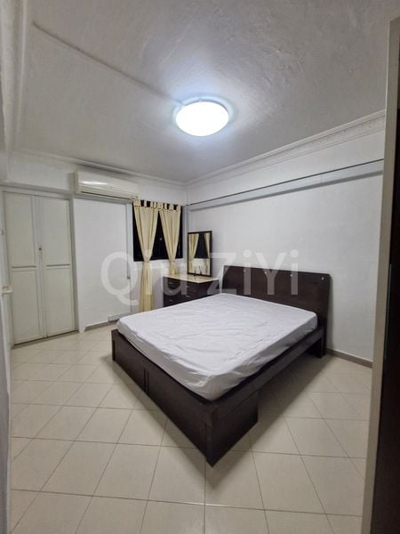 4 Room (4NG) HDB for Rent in  709 Hougang Avenue 2 - Image 2
