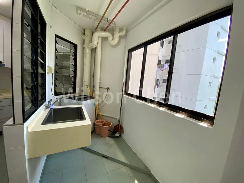 Executive HDB for Rent in  285D Toh Guan Road - Image 14