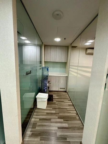 Office for Rent: International Plaza - Image 1