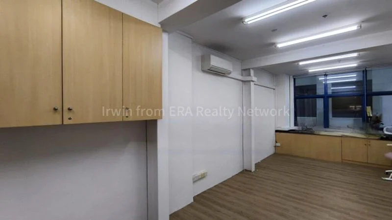 Light Industrial (B1) for Rent: Heng Loong Building - Image 1