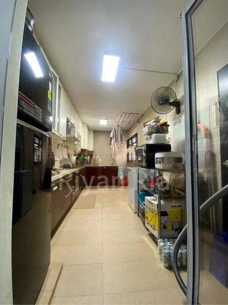 5 Room (5I) HDB for Rent in  201 Petir Road - Image 5