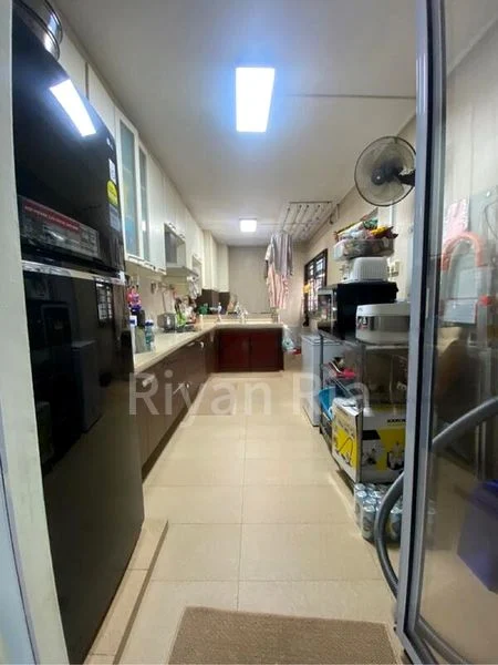 5 Room (5I) HDB for Rent in  201 Petir Road - Image 6