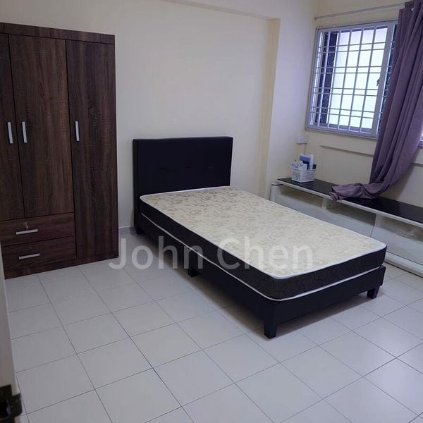 Common Room (HDB) for Rent in 689 Hougang Street 61 - Image 1