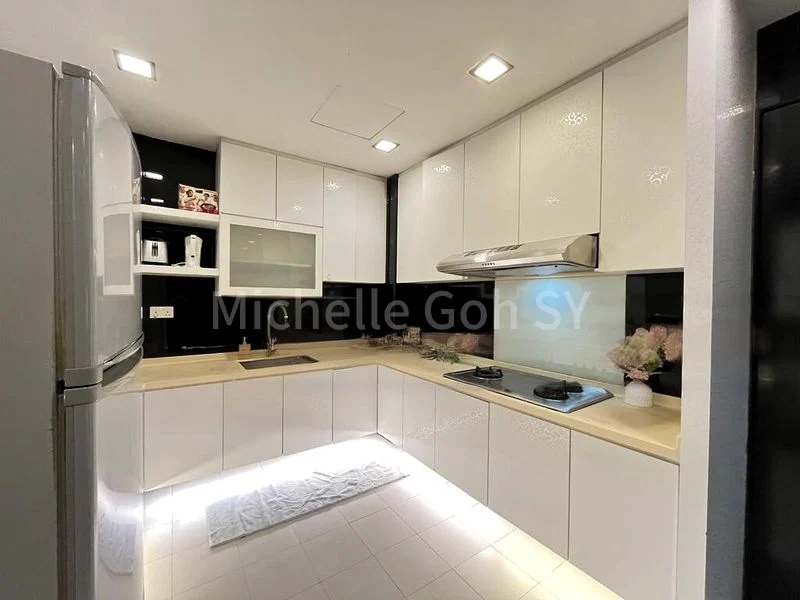 3 Bed Condo for Sale in  Regent Park - Image 3