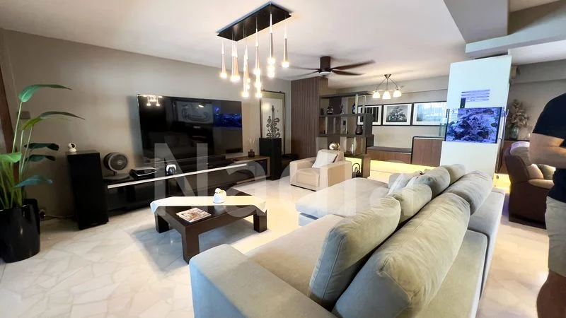 Executive HDB for Sale in  221 Pasir Ris Street 21 - Image 1