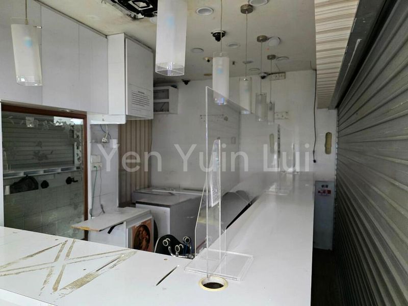 Shop / Shophouse for Rent: Lucky Plaza - Image 3