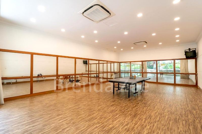 4 Bed Condo for Rent in Leonie Condotel - Image 2