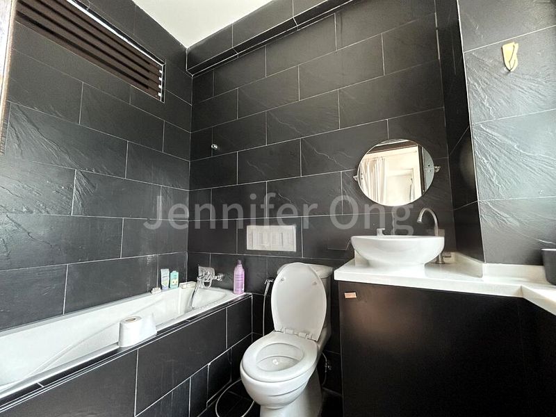 5 Bed Corner Terrace (Landed) for Sale in Teacher's Housing Estate - Image 11