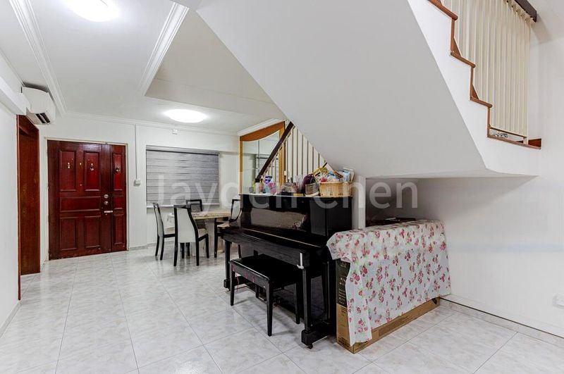 Maisonette HDB for Sale in 310 Canberra Road - Image 2