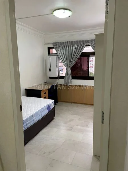 Common Room (HDB) for Rent in  3 Holland Close - Image 1