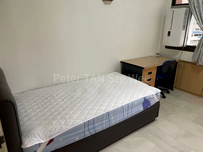 Common Room (HDB) for Rent in  3 Holland Close - Image 4