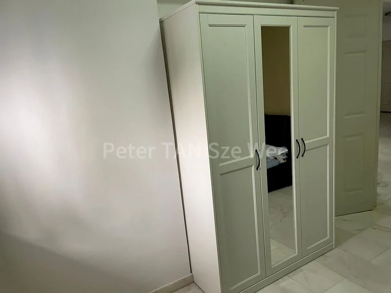 Common Room (HDB) for Rent in  3 Holland Close - Image 3