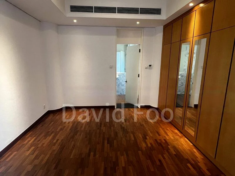 3 Bed Condo for Rent in  The Colonnade - Image 1