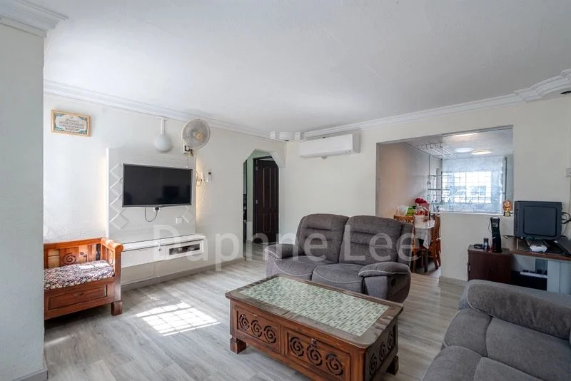 4 Room (4NG) HDB for Sale in  123 Yishun Street 11 - Image 2