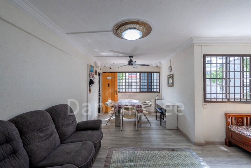 4 Room (4NG) HDB for Sale in  123 Yishun Street 11 - Image 3