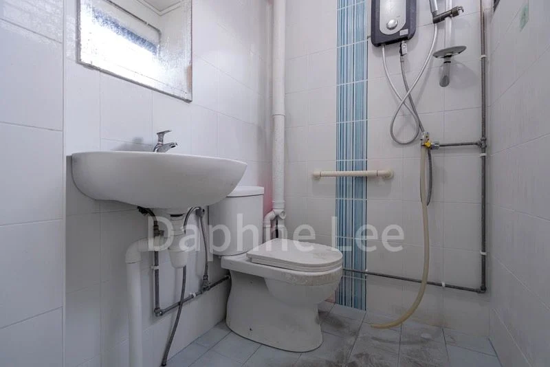 4 Room (4NG) HDB for Sale in  123 Yishun Street 11 - Image 13