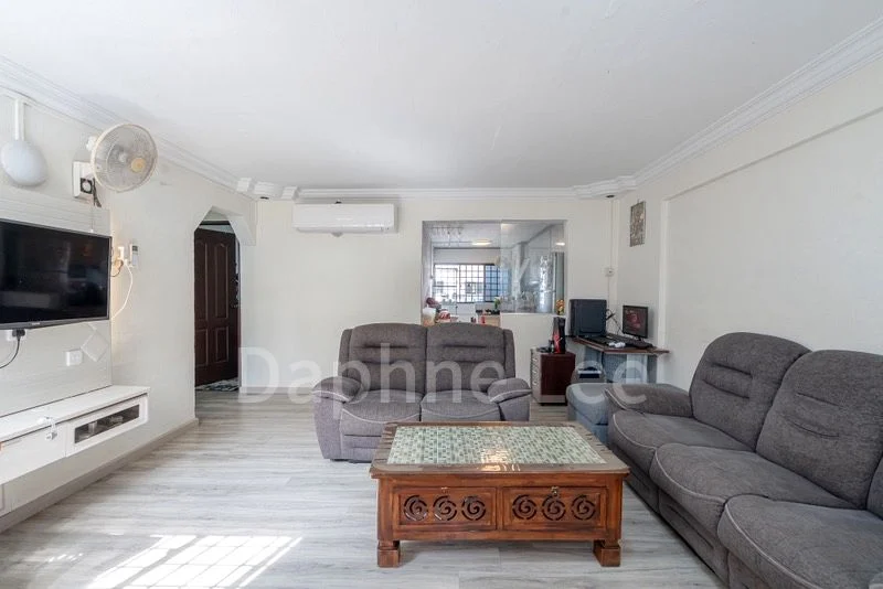 4 Room (4NG) HDB for Sale in  123 Yishun Street 11 - Image 1