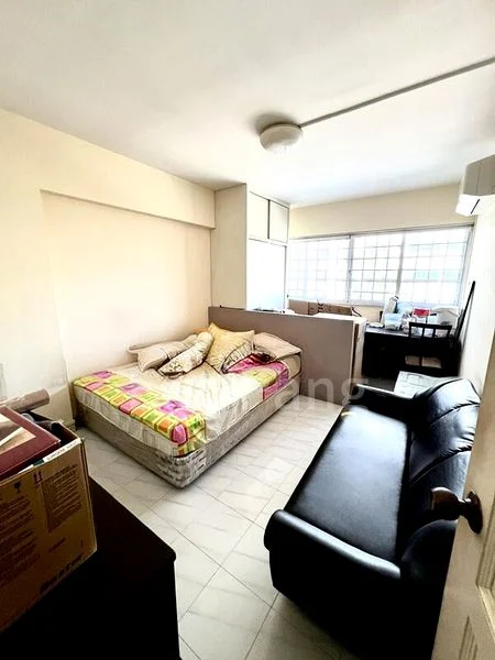 Executive HDB for Sale in 614 Yishun Street 61 - Image 2