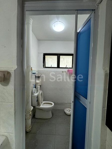 Shop / Shophouse for Sale: Ang Mo Kio Avenue 10 - Image 1