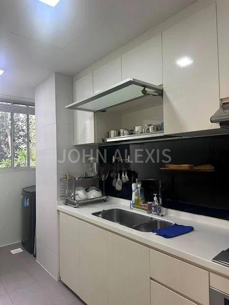 4 Bed Executive Condo for Sale in Heron Bay - Image 15