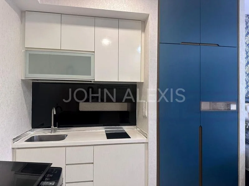 4 Bed Executive Condo for Sale in Heron Bay - Image 10