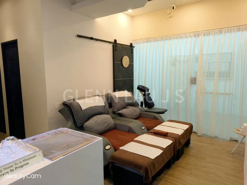 Other Retail for Rent: The Plaza - Image 8