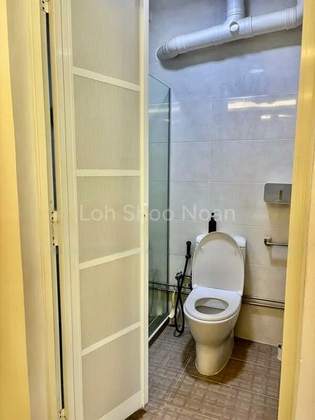 Executive HDB for Sale in  286B Toh Guan Road - Image 9