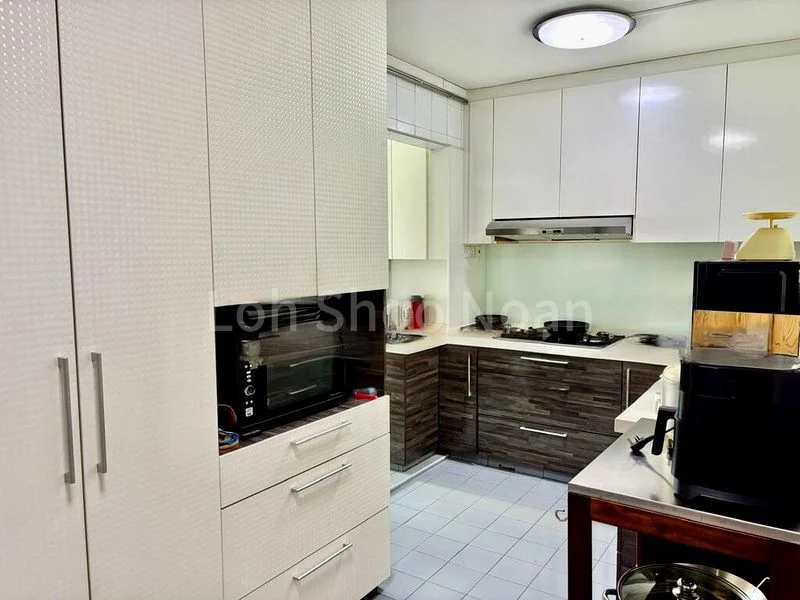 Executive HDB for Sale in  286B Toh Guan Road - Image 4