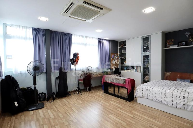 5 Bed Semi-Detached House (Landed) for Sale in  Lauw And Sons Garden - Image 7