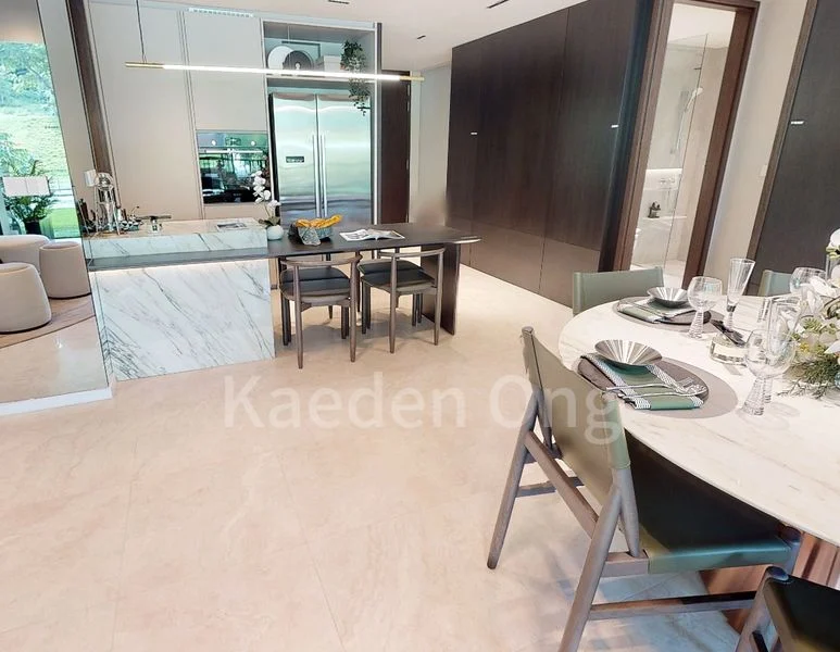 5 Bed Executive Condo for Sale in Altura - Image 1