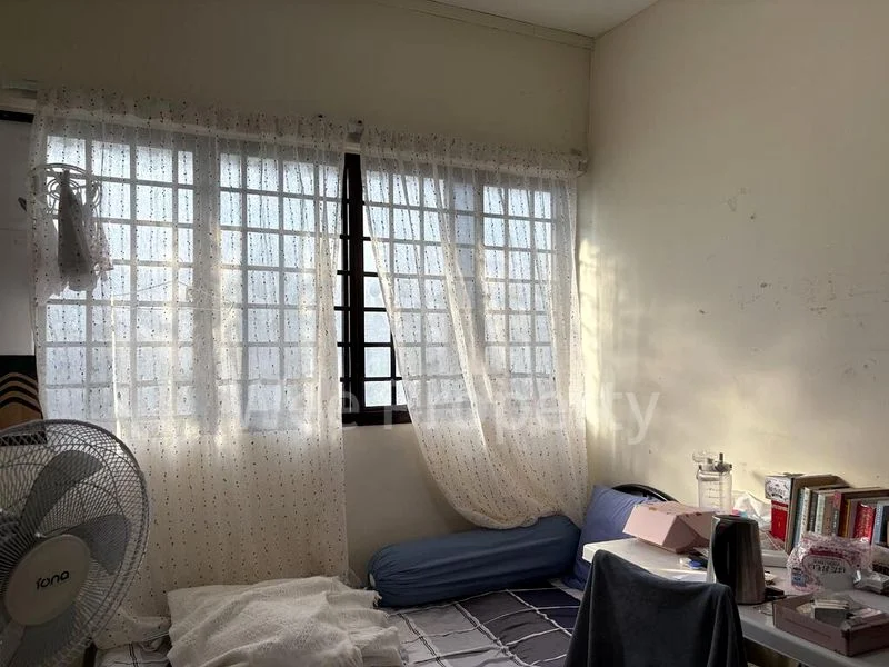 4 Room (4NG) HDB for Sale in  321 Hougang Avenue 5 - Image 4
