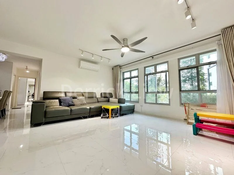 5 Room (5I) HDB for Sale in 128A Canberra Street - Image 1