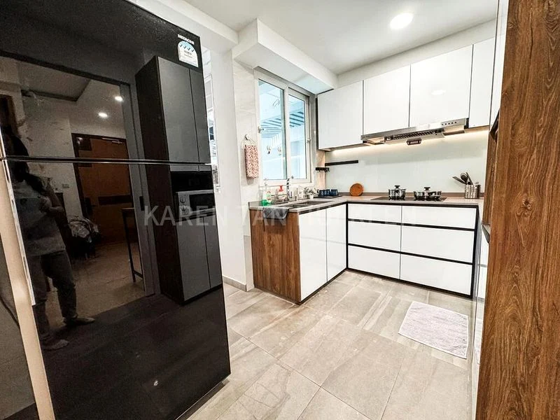 Common Room (Condo) for Rent in  The Warren - Image 6