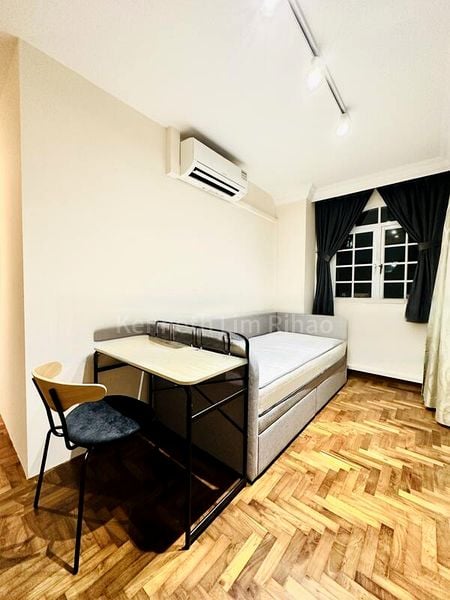 Common Room (Condo) for Rent in  Chng Mansions - Image 9