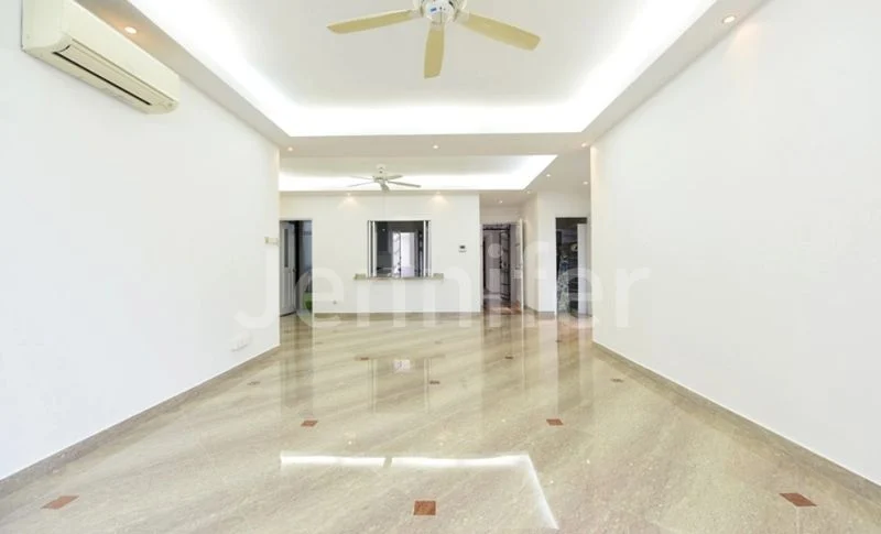 4+1 Bed Condo for Rent in  Spring Grove - Image 3