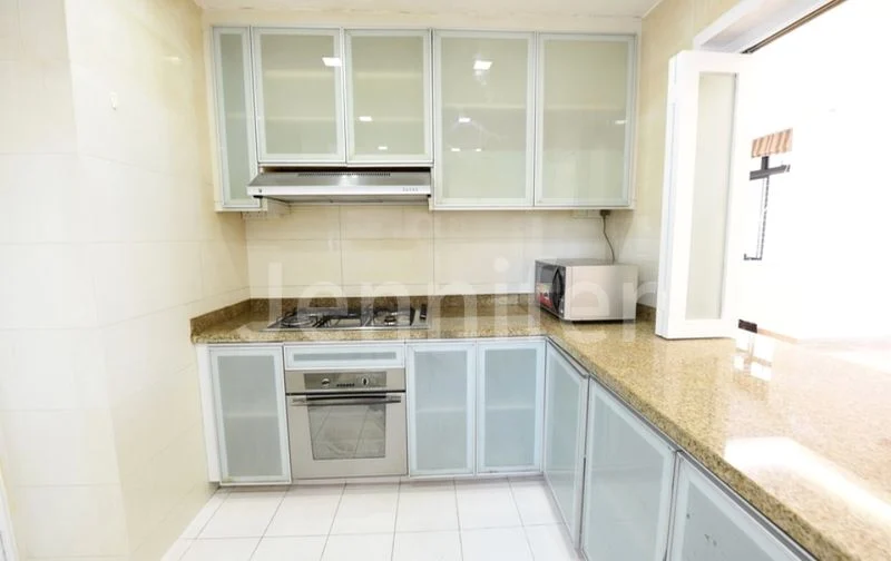 4+1 Bed Condo for Rent in  Spring Grove - Image 5