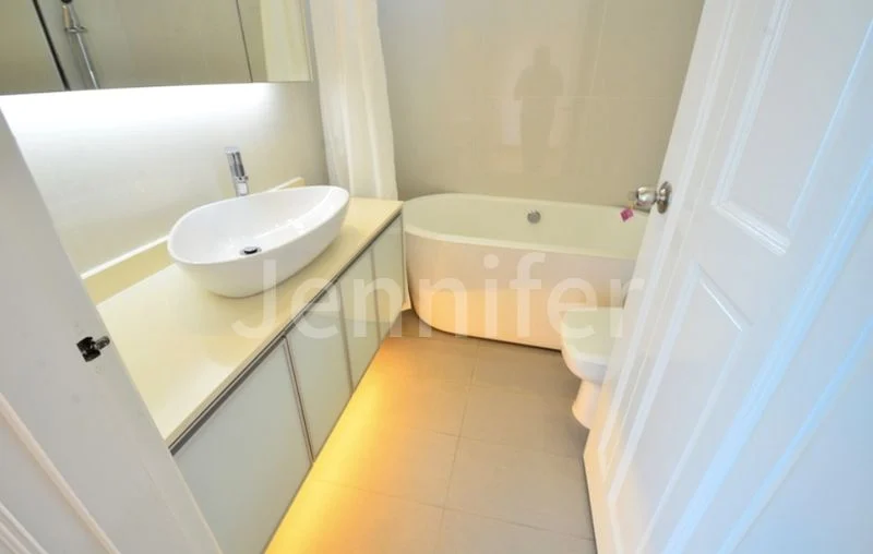 4+1 Bed Condo for Rent in  Spring Grove - Image 11