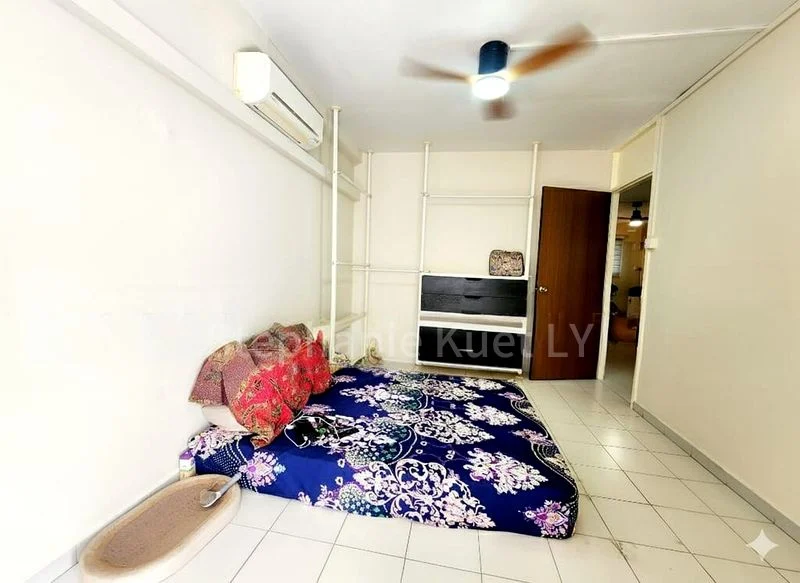 3 Room (3A) HDB for Sale in  862 Yishun Avenue 4 - Image 3