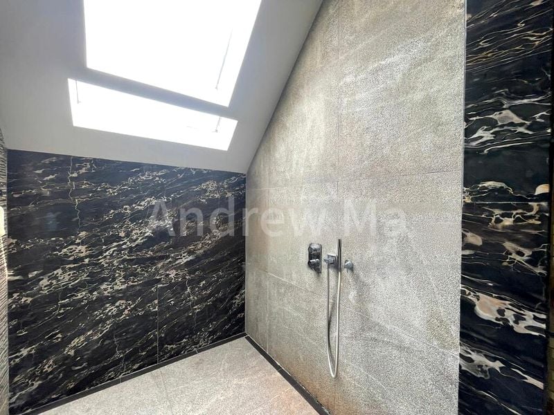 6 Bed Semi-Detached House (Landed) for Rent in  Greenlane Apartments - Image 4